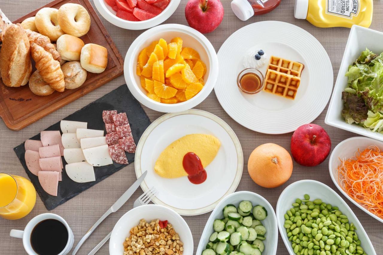 นันกิ-ชิระฮะมะ แมริออท โฮเต็ล Hotel ชิราฮามะ ภายนอก รูปภาพ A selection of breakfast foods