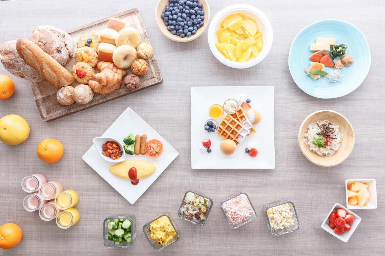 นันกิ-ชิระฮะมะ แมริออท โฮเต็ล Hotel ชิราฮามะ ภายนอก รูปภาพ A selection of breakfast foods
