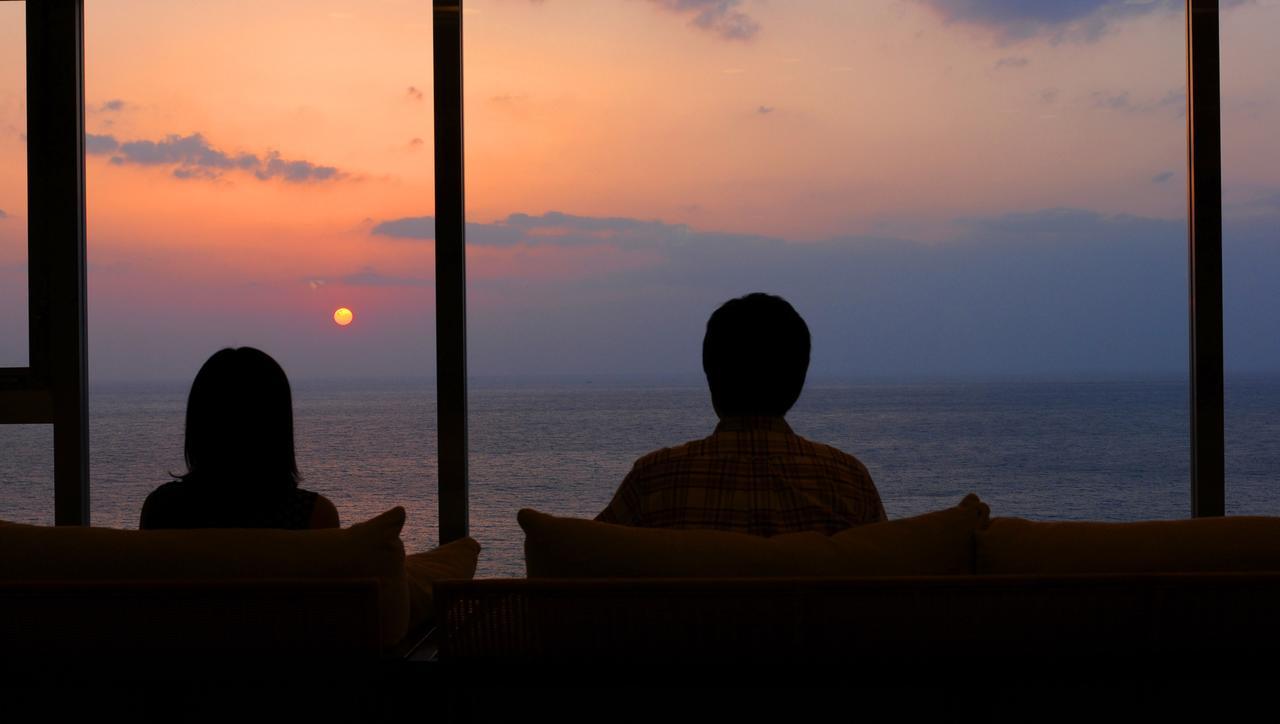 นันกิ-ชิระฮะมะ แมริออท โฮเต็ล Hotel ชิราฮามะ ภายนอก รูปภาพ Sunset at the beach
