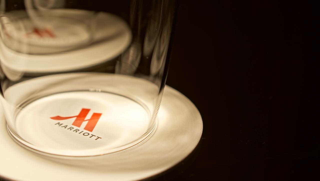 นันกิ-ชิระฮะมะ แมริออท โฮเต็ล Hotel ชิราฮามะ ภายนอก รูปภาพ Marriott logo