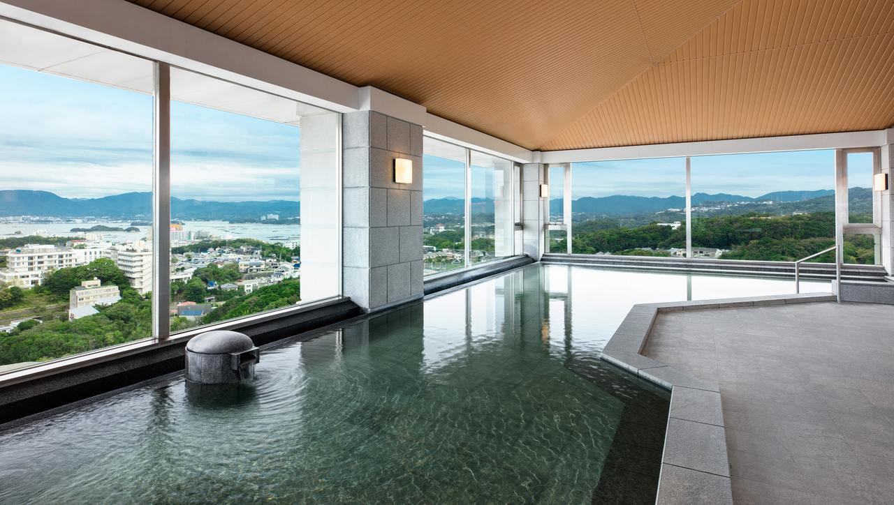 นันกิ-ชิระฮะมะ แมริออท โฮเต็ล Hotel ชิราฮามะ ภายนอก รูปภาพ A modern onsen